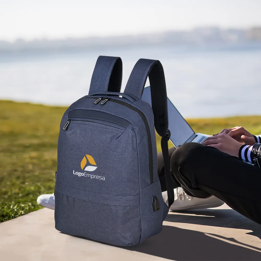 Mochila de Nylon USB 21 Litros para Brindes