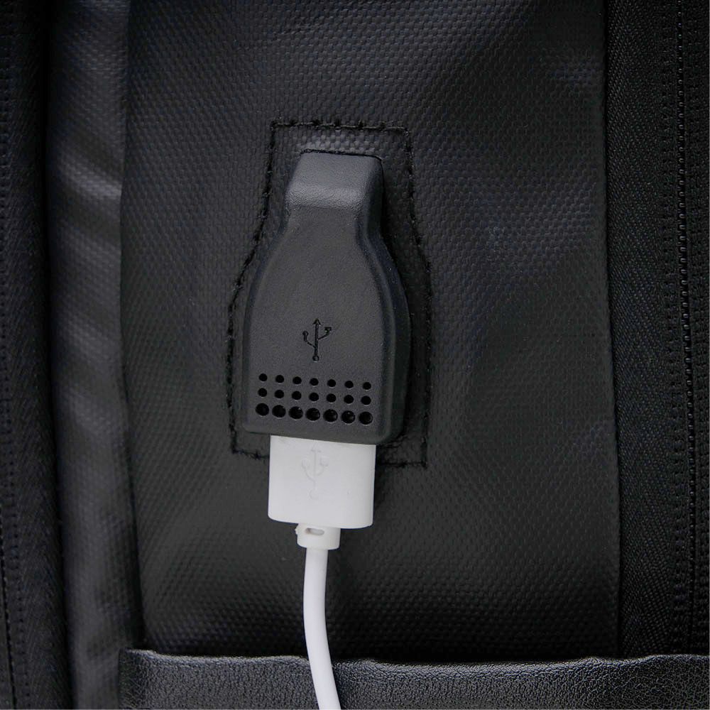 Mochila para Brindes em Couro Sintético USB 20 Litros Preta